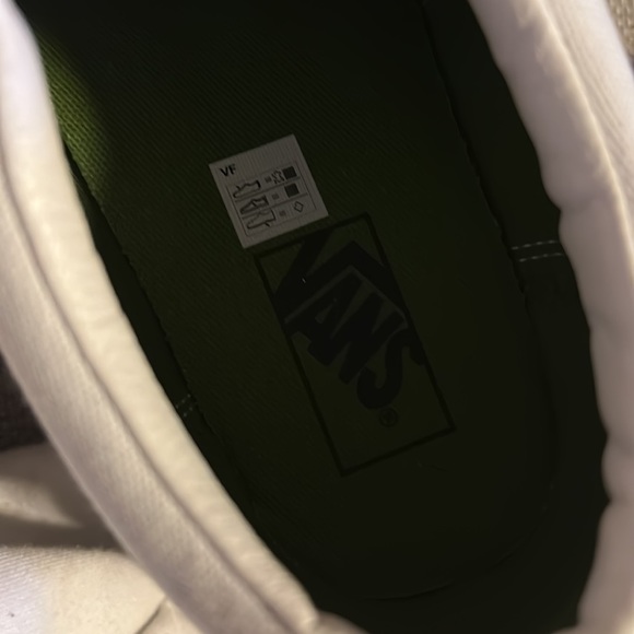 Men’s brand new vans - Picture 3 of 5